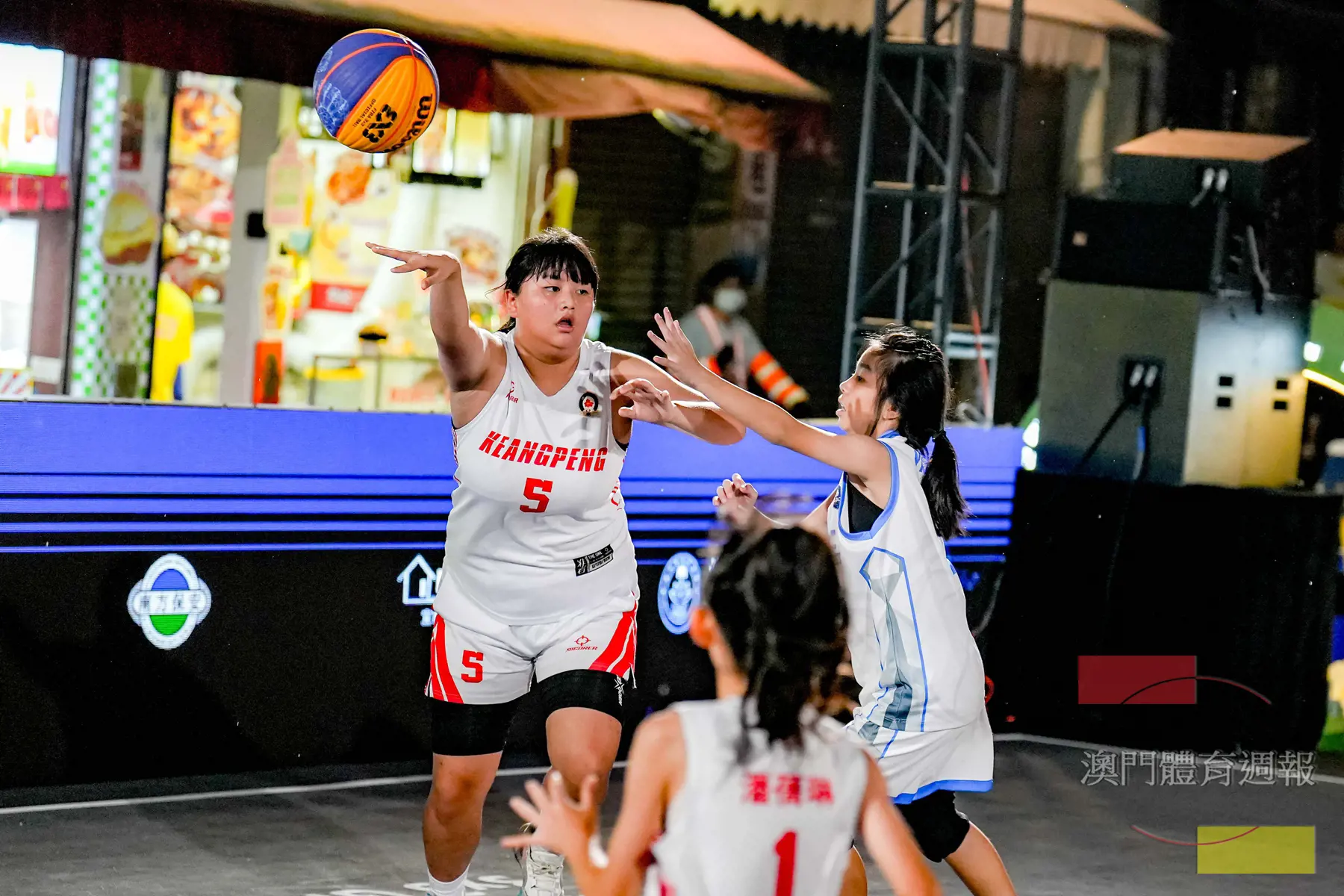 副3 鏡平李菲彤傳球為隊友創造機會.jpg